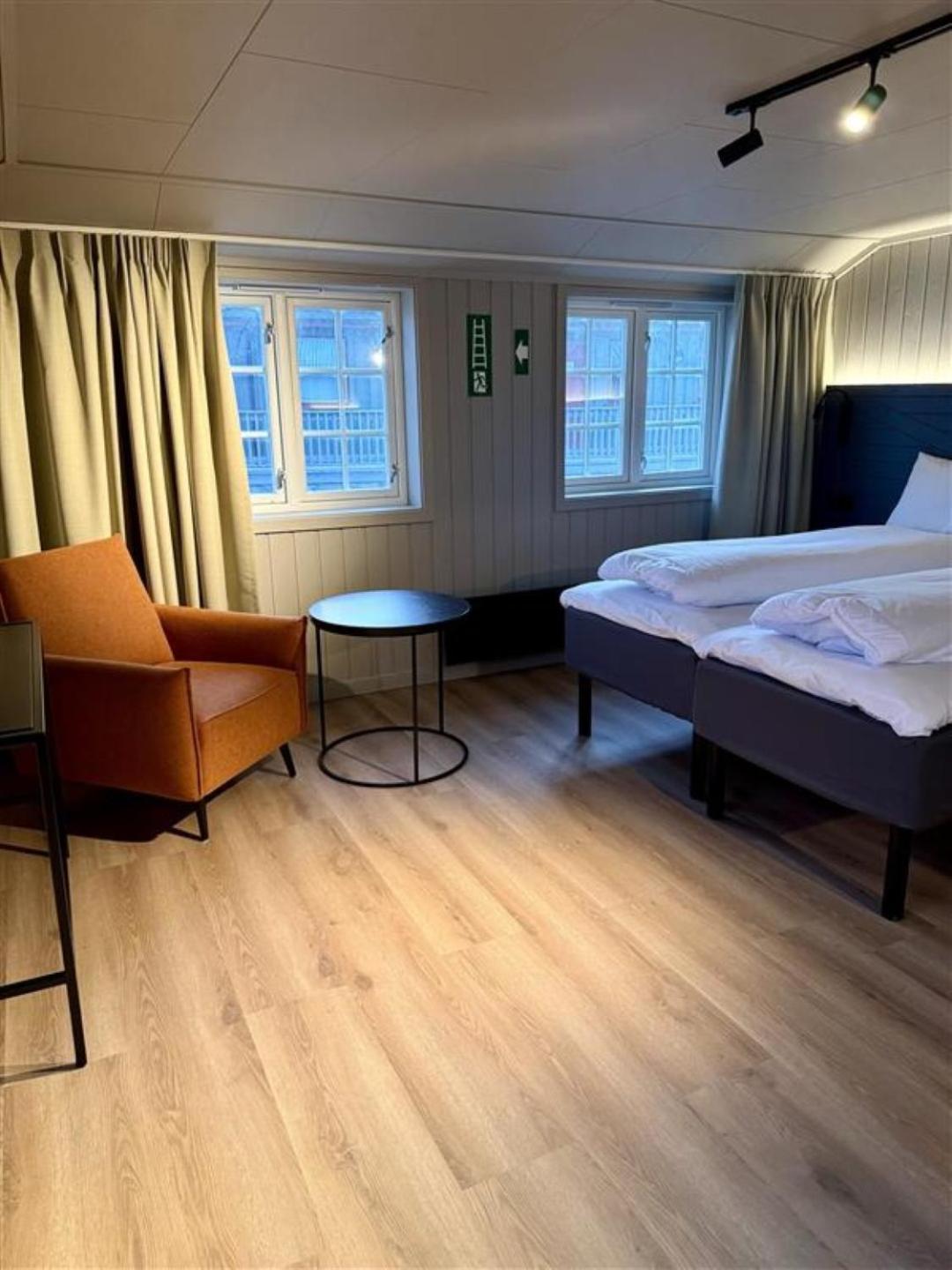 Gronnbuene Rorbu Hotel アンデネス エクステリア 写真