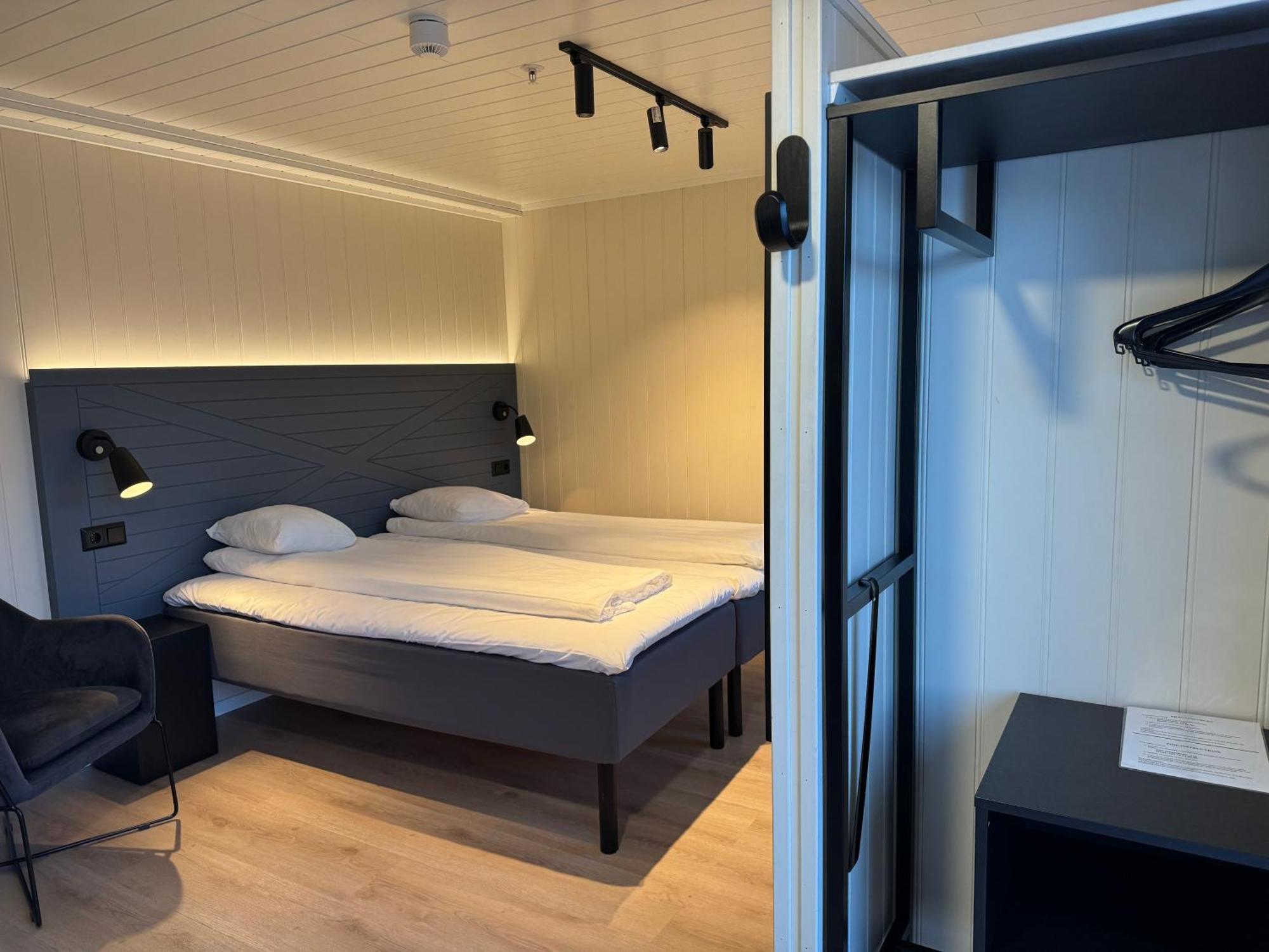 Gronnbuene Rorbu Hotel アンデネス エクステリア 写真